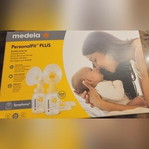 Medela Breast Milk Storage Set with Yellow Lids